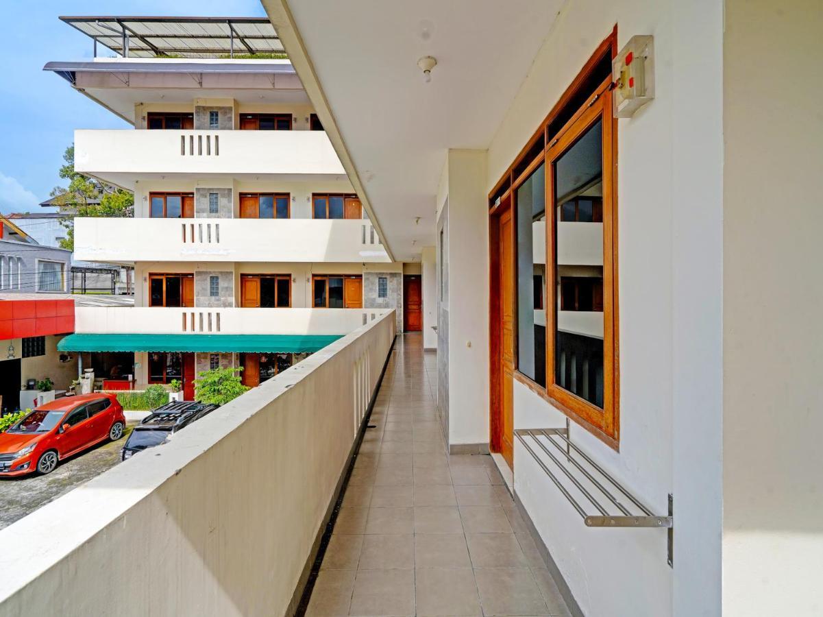 Oyo 1699 Verona Residence Bandung Exteriör bild