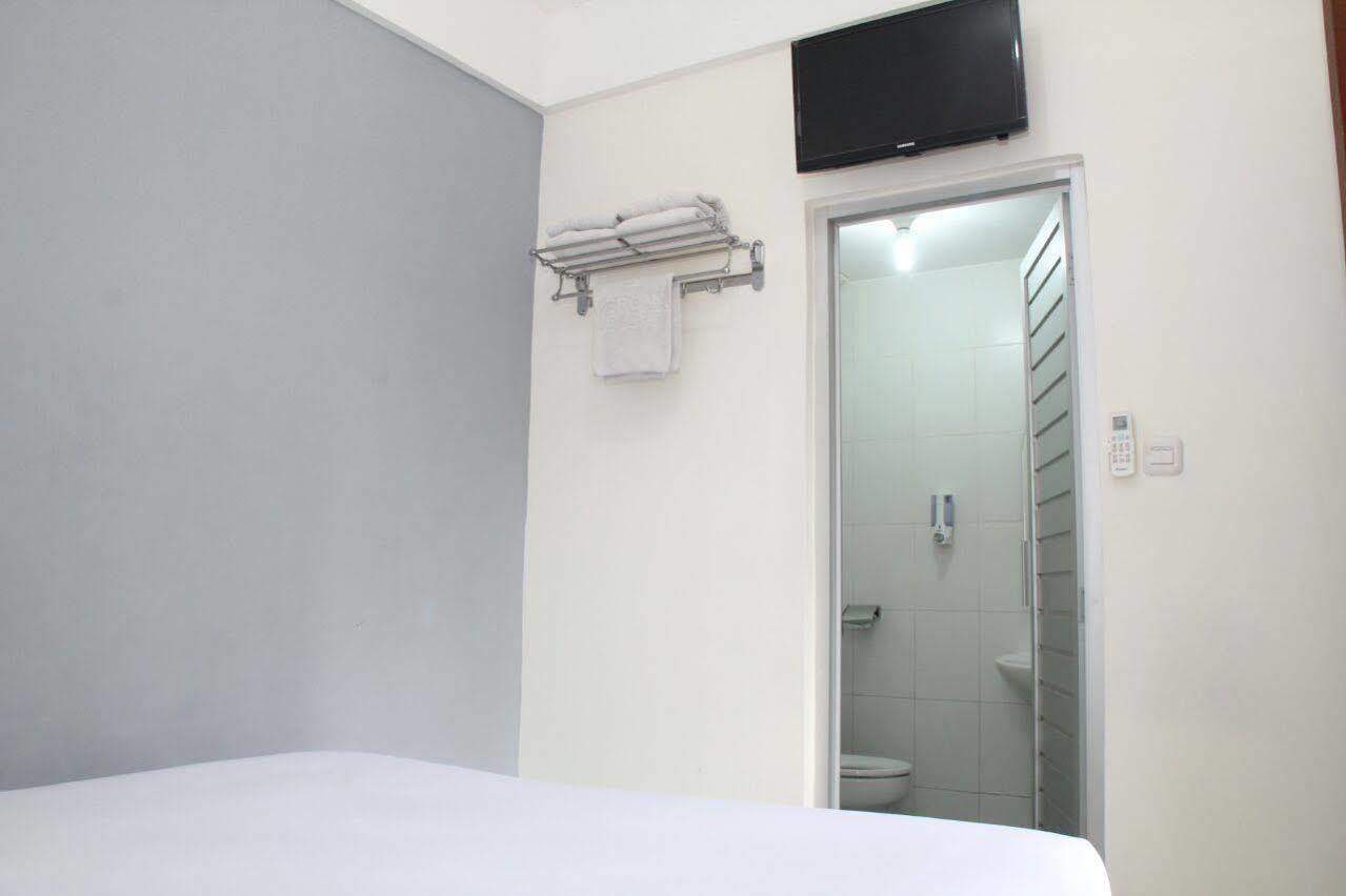 Oyo 1699 Verona Residence Bandung Exteriör bild
